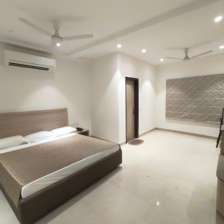 Hotel Bagla Atithi Banaras バラナシ エクステリア 写真