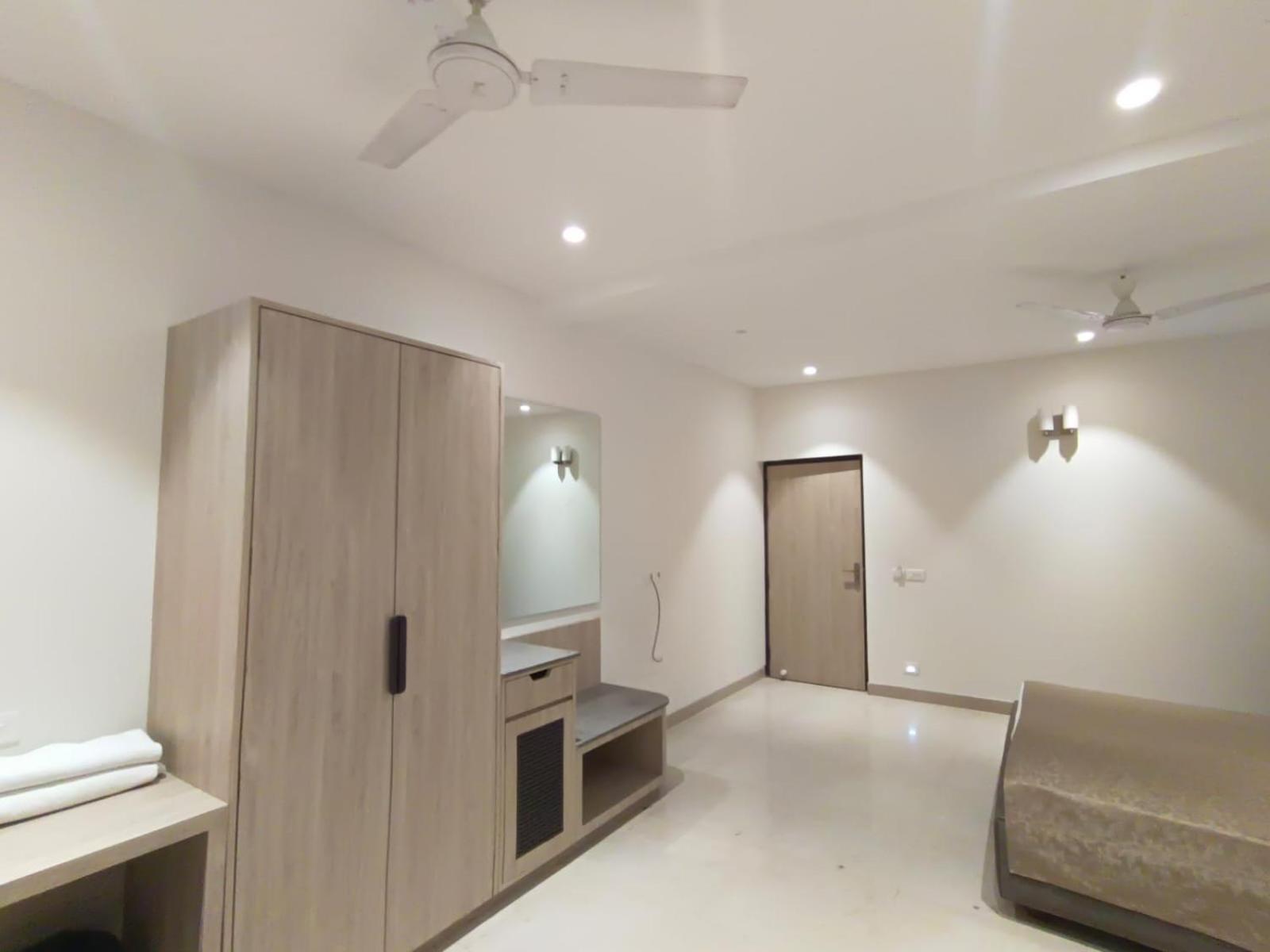 Hotel Bagla Atithi Banaras バラナシ エクステリア 写真