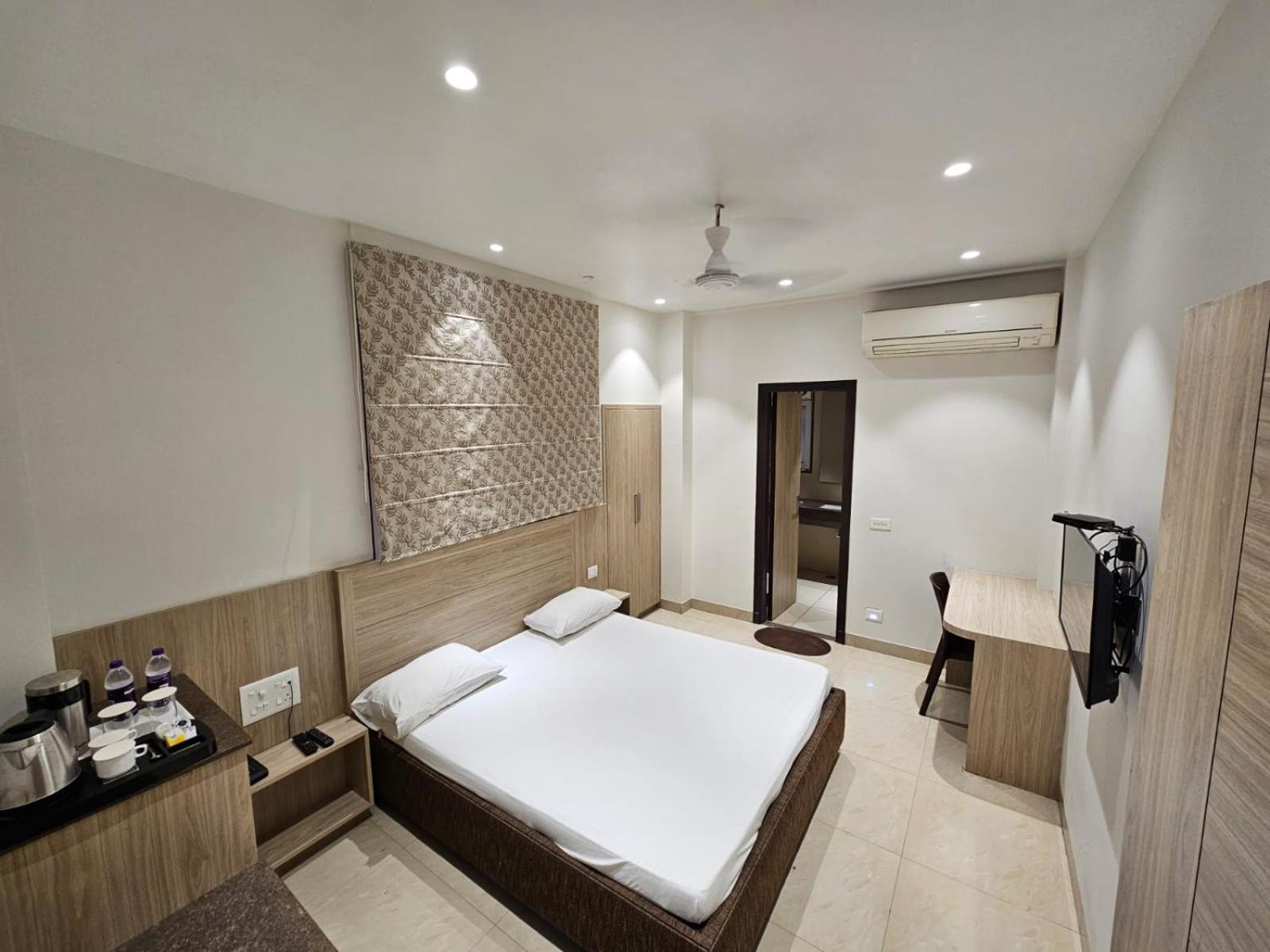 Hotel Bagla Atithi Banaras バラナシ エクステリア 写真