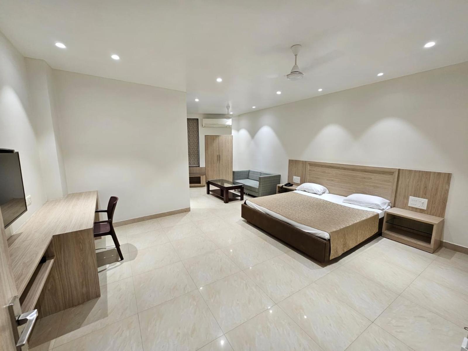 Hotel Bagla Atithi Banaras バラナシ エクステリア 写真