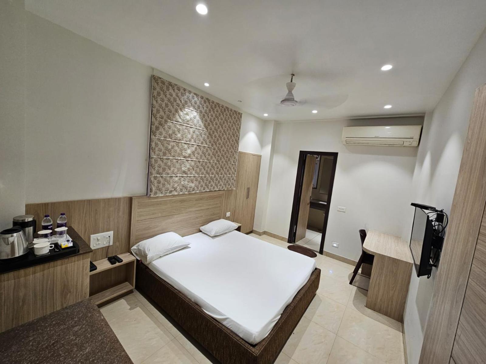Hotel Bagla Atithi Banaras バラナシ エクステリア 写真