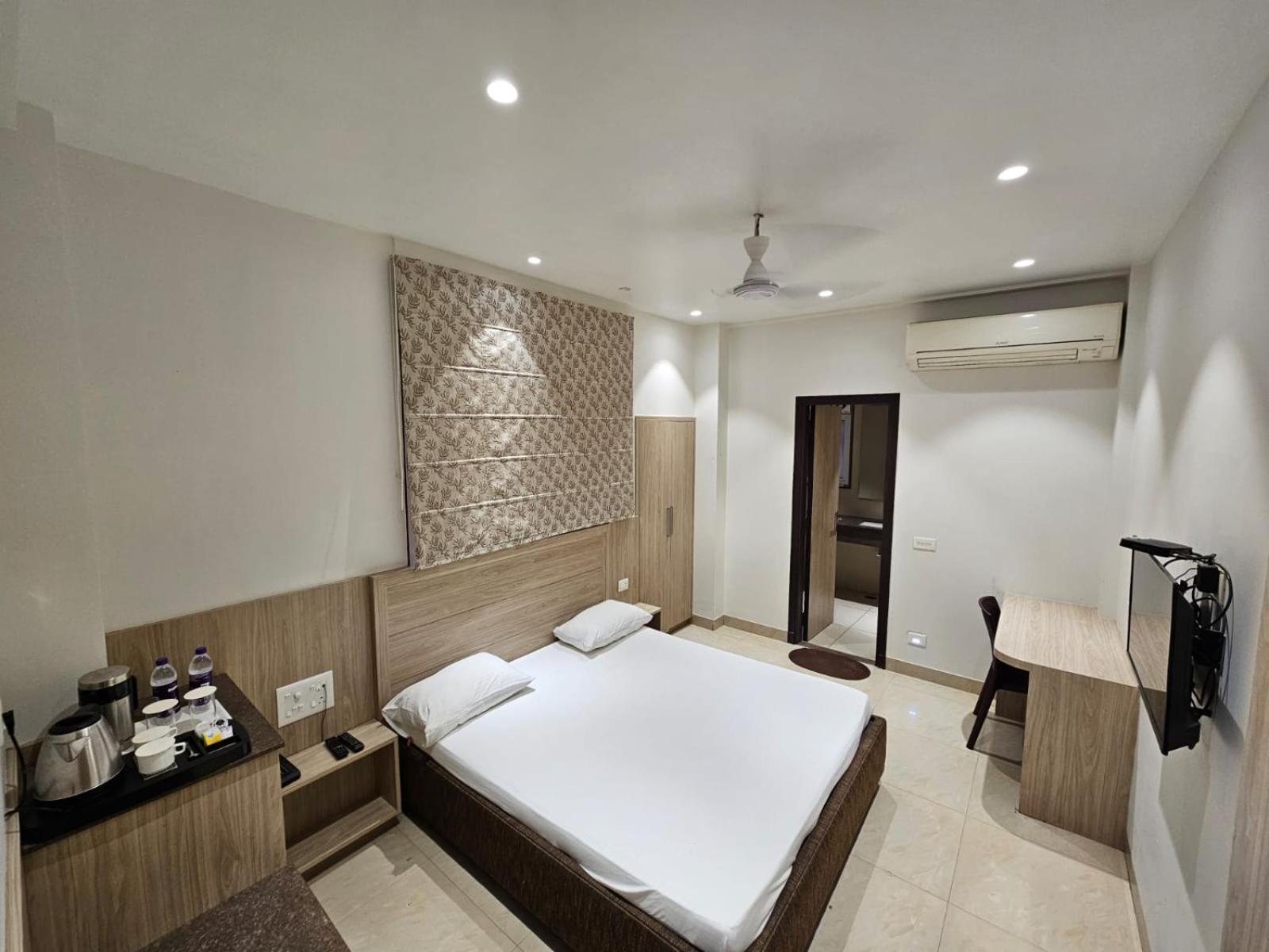 Hotel Bagla Atithi Banaras バラナシ エクステリア 写真