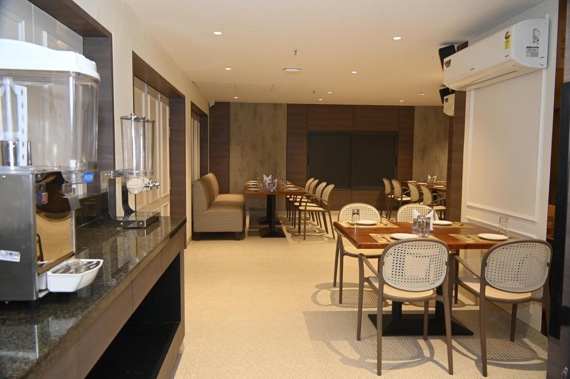 Hotel Bagla Atithi Banaras バラナシ エクステリア 写真