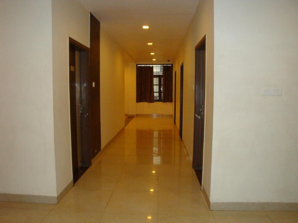 Hotel Bagla Atithi Banaras バラナシ エクステリア 写真